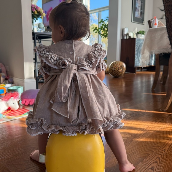 Petite Maison Ashlyn Linen Top and Shorts Set 2T - Picture 11 of 11